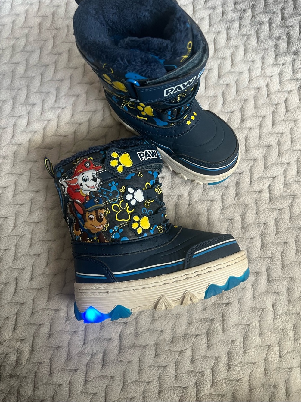 Nickelodeon Paw Patrol Navy Blue Yellow Light-Up Kids Snow Boots